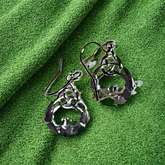 🍀Claddagh Hoop Earrings - NWOT🍀 - Picture 3 of 4